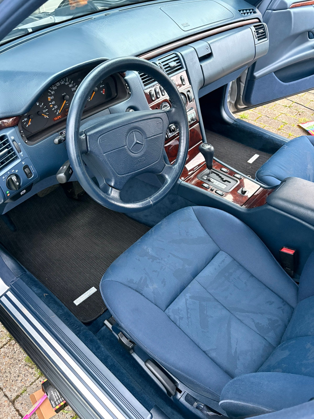 Mercedes-Benz E 320 5G-Tronic, 220hp, 1997