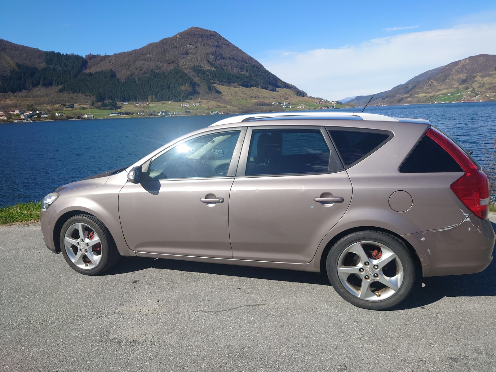 Kia cee'd_sw 1.6 CRDi Manual, 6-trins, 90ps, 2012
