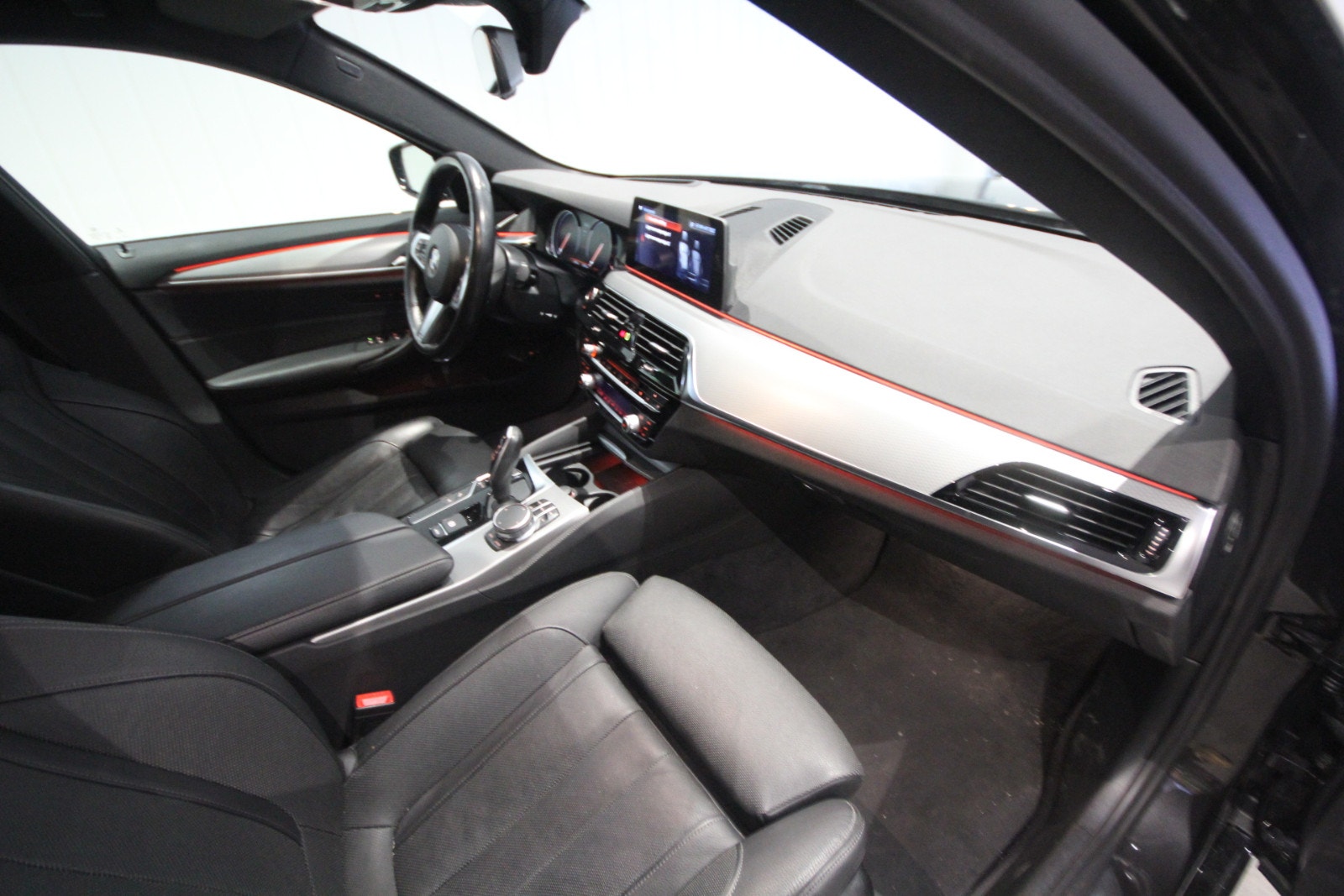BMW 540d xDrive Touring Steptronic, 8-trinn, 320hk, 2018