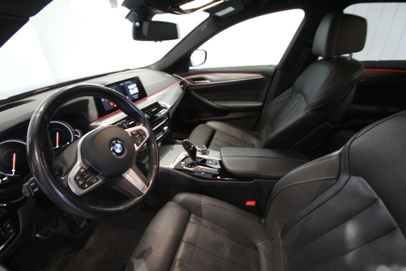 BMW 540d xDrive Touring Steptronic, 8-trinn, 320hk, 2018