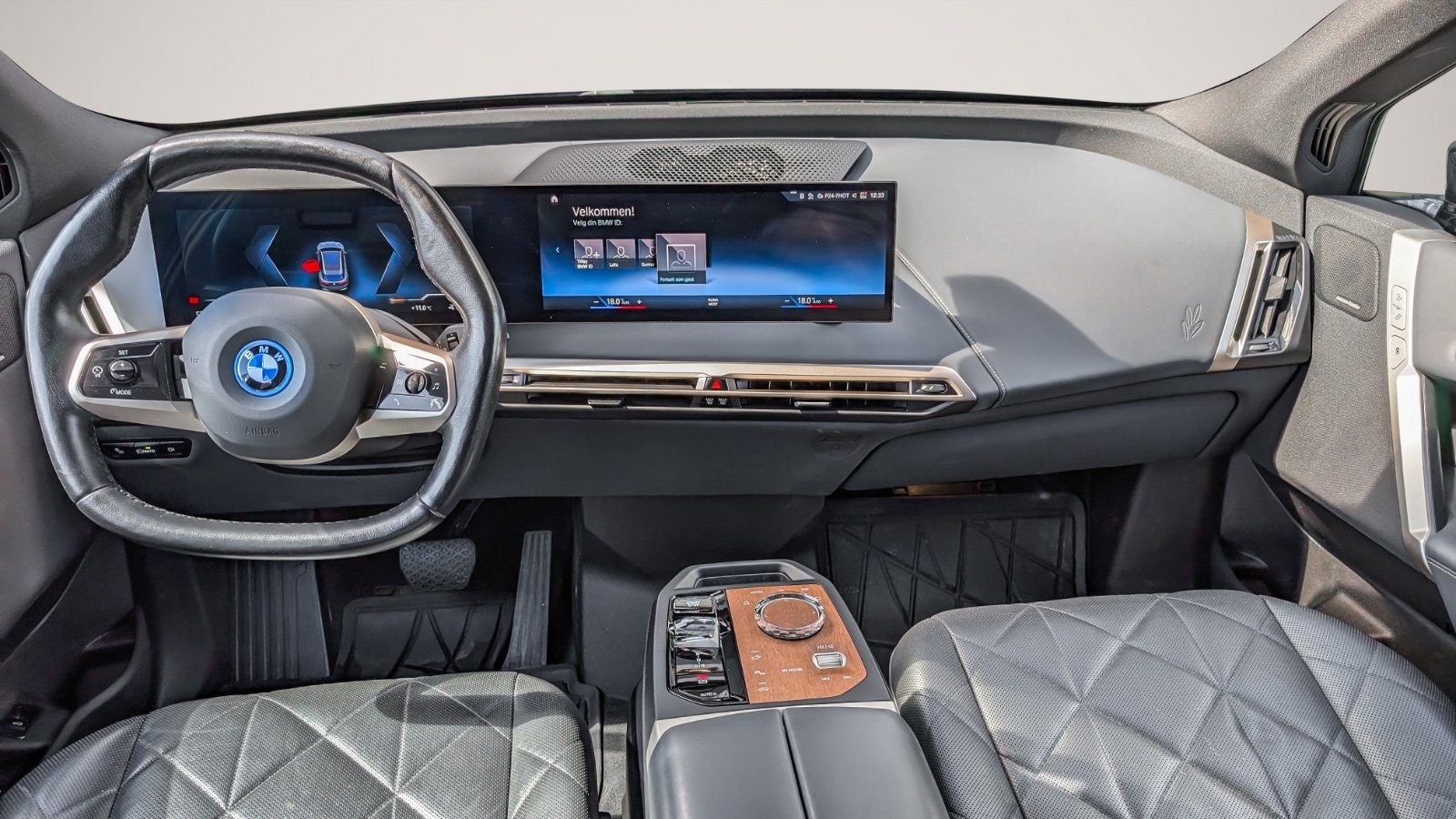 BMW iX xDrive50, 524hk, 2023