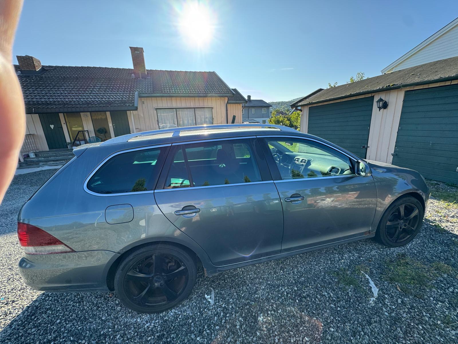 Volkswagen Golf Variant 2.0 TDI DPF DSG Sequential, 6-trins, 140ps, 2011