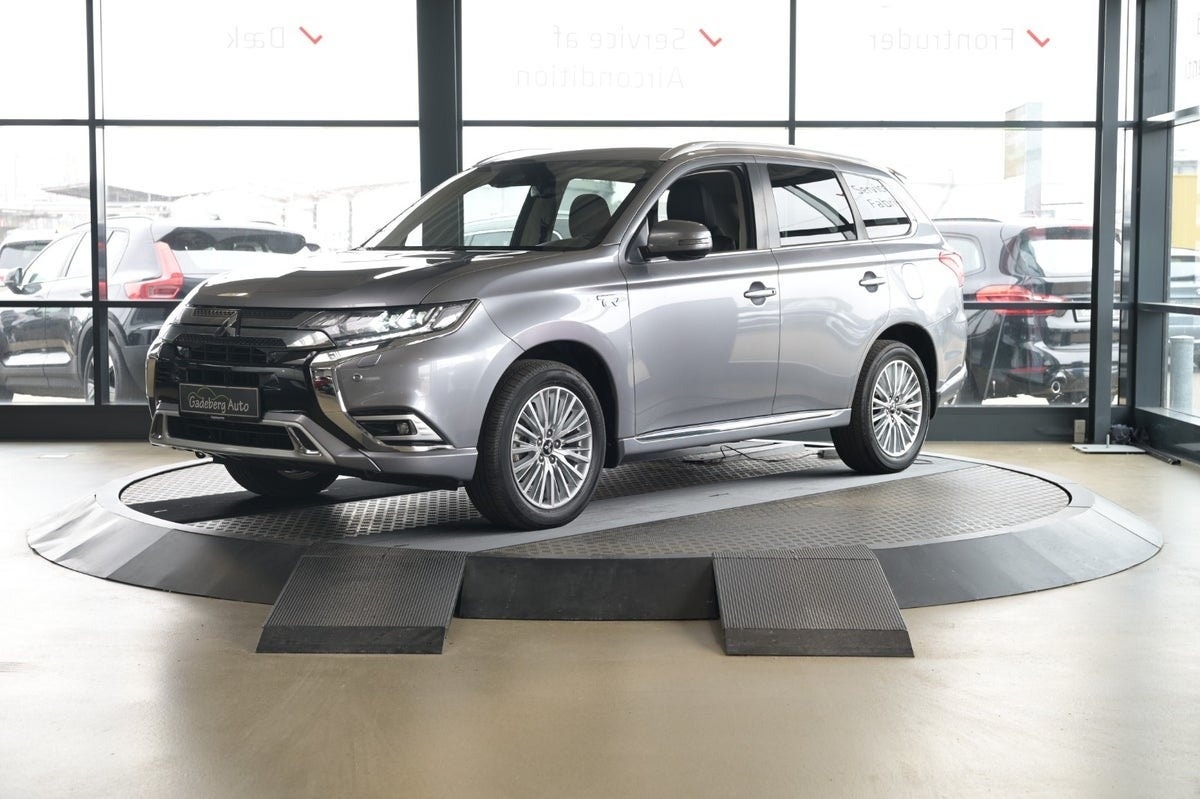 Mitsubishi Outlander PHEV CVT, 224hp, 2019