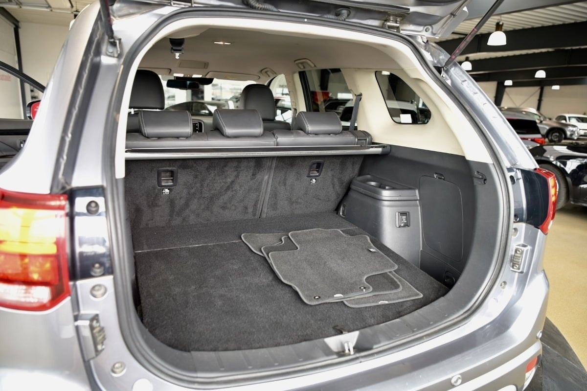 Mitsubishi Outlander PHEV CVT, 224hp, 2019