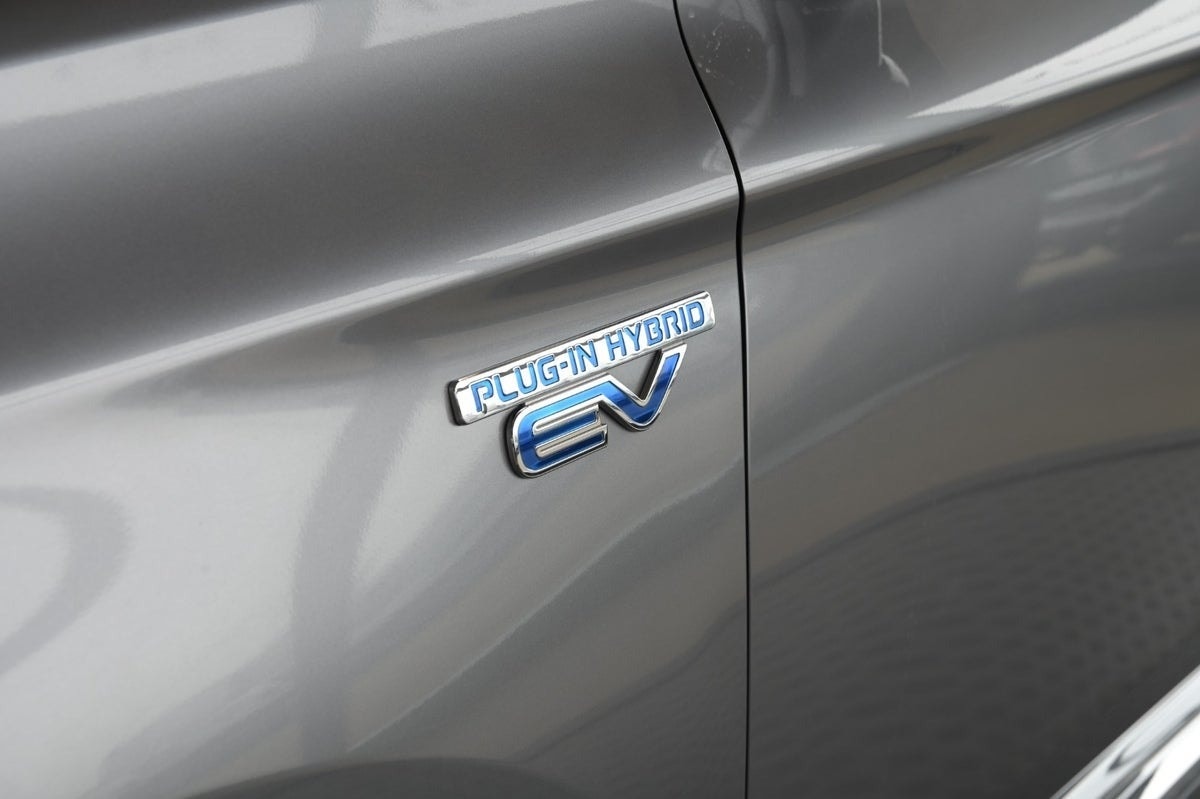 Mitsubishi Outlander PHEV CVT, 224hp, 2019