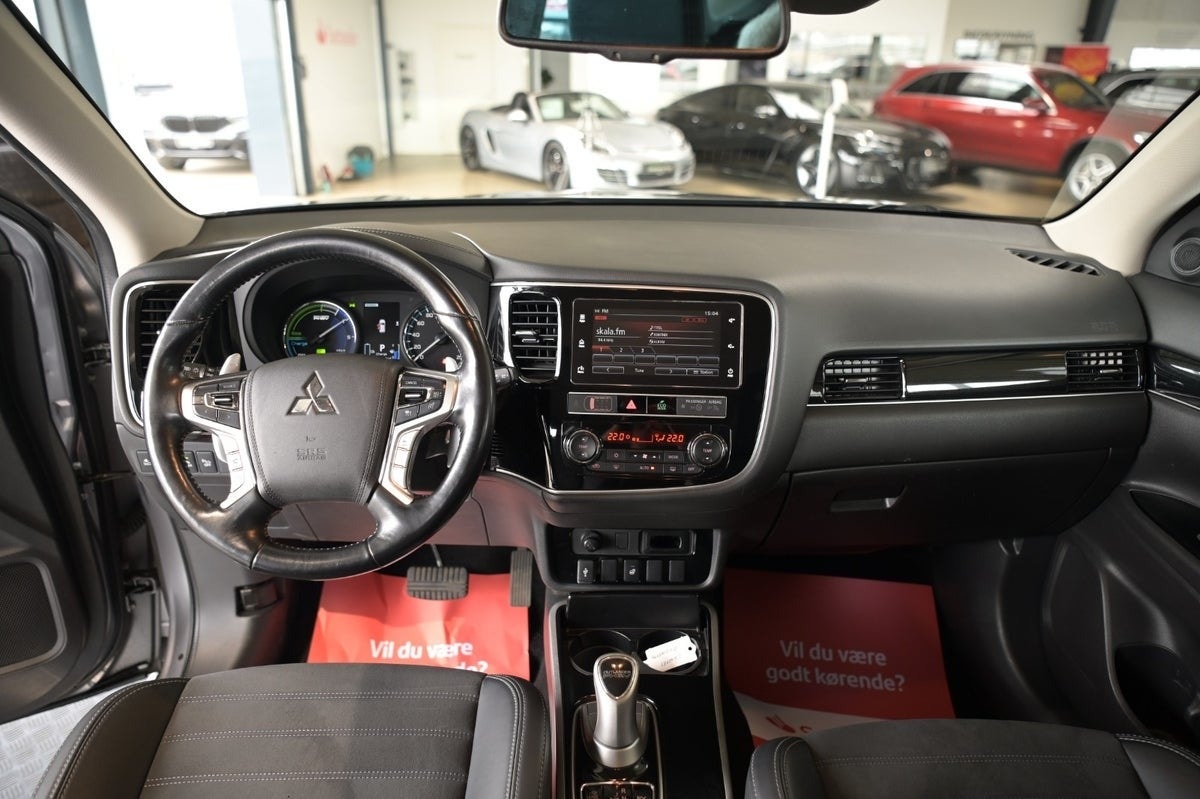 Mitsubishi Outlander PHEV CVT, 224hp, 2019
