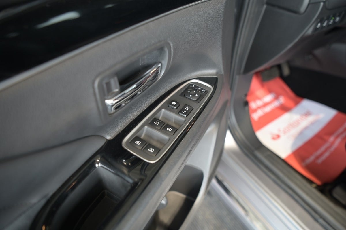 Mitsubishi Outlander PHEV CVT, 224hp, 2019