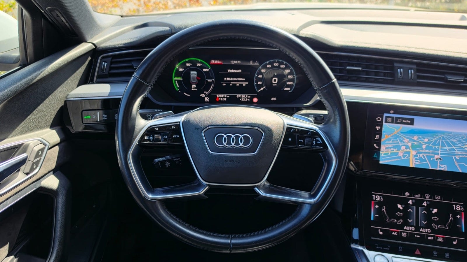 Audi e-tron 55 quattro, 408ps, 2019