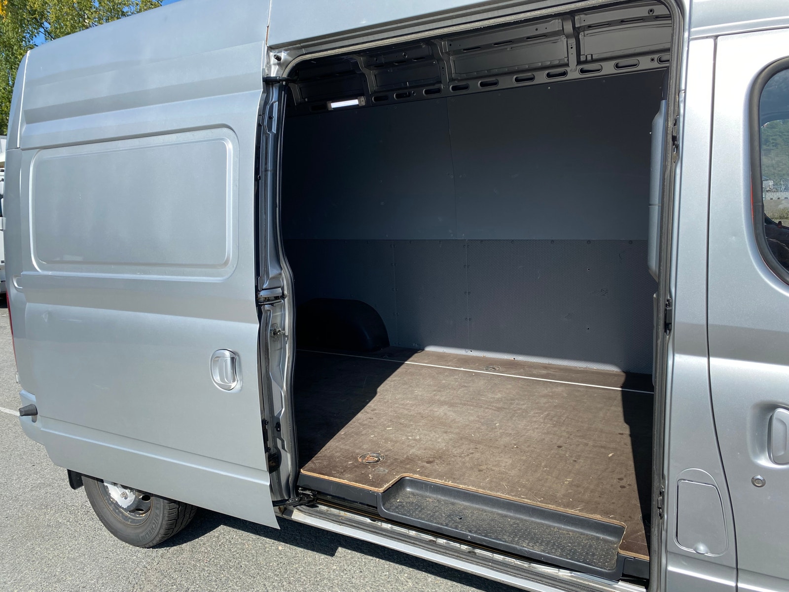 Maxus EV80 56 kWh, 136ps, 2018
