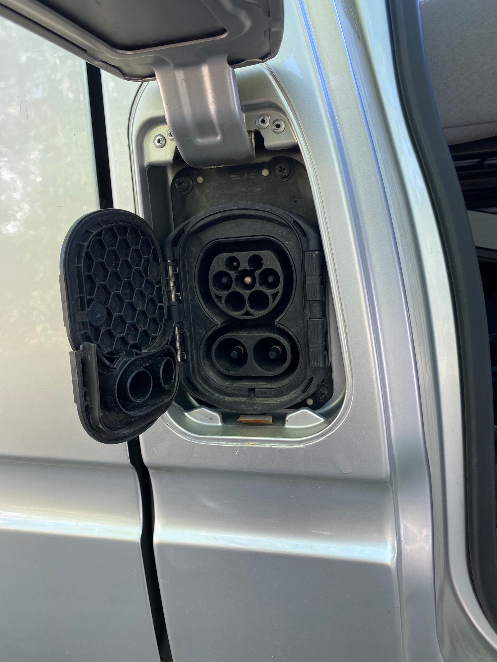 Maxus EV80 56 kWh, 136ps, 2018