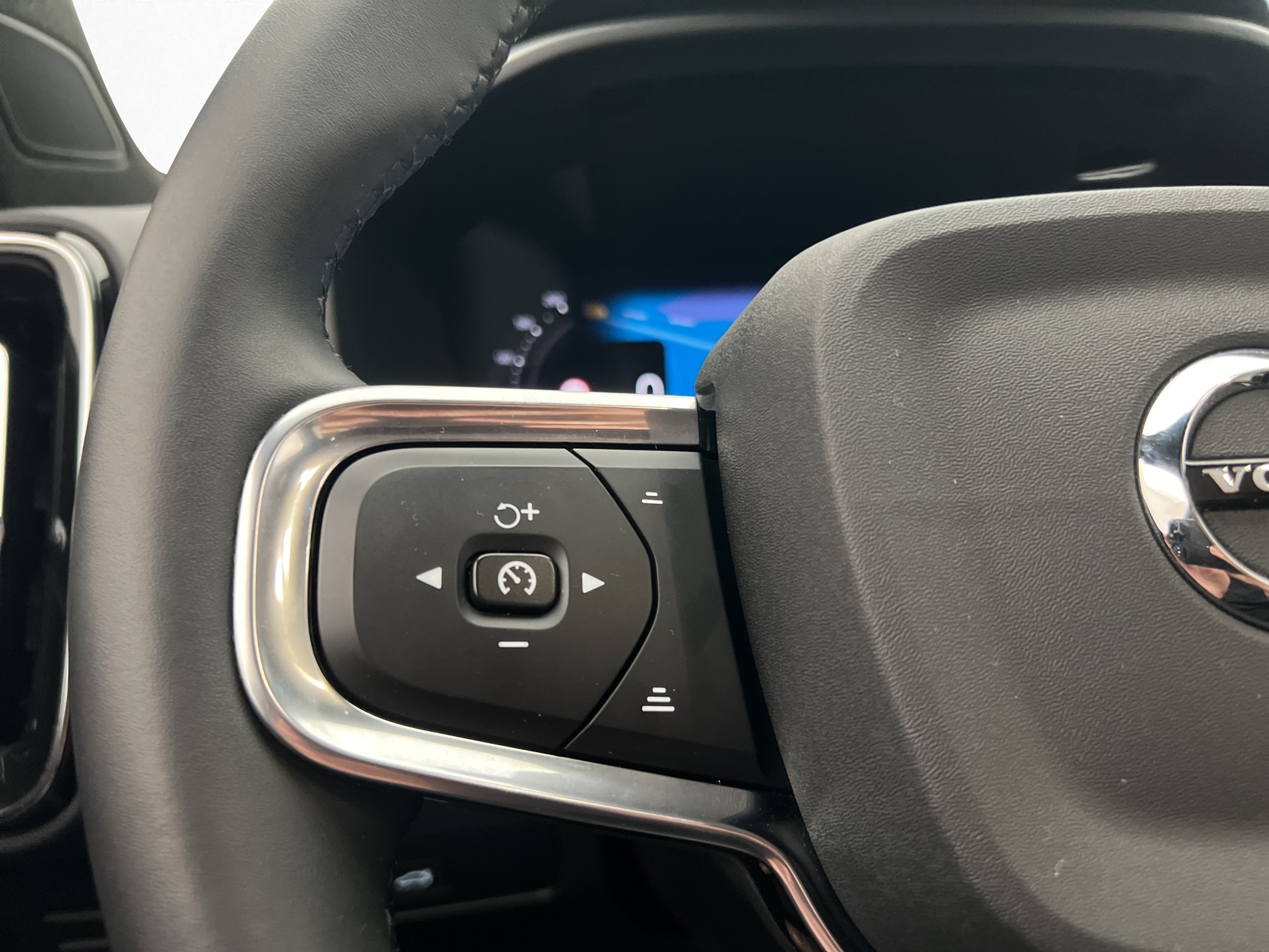 Volvo C40 Recharge Twin, 408hp, 2024