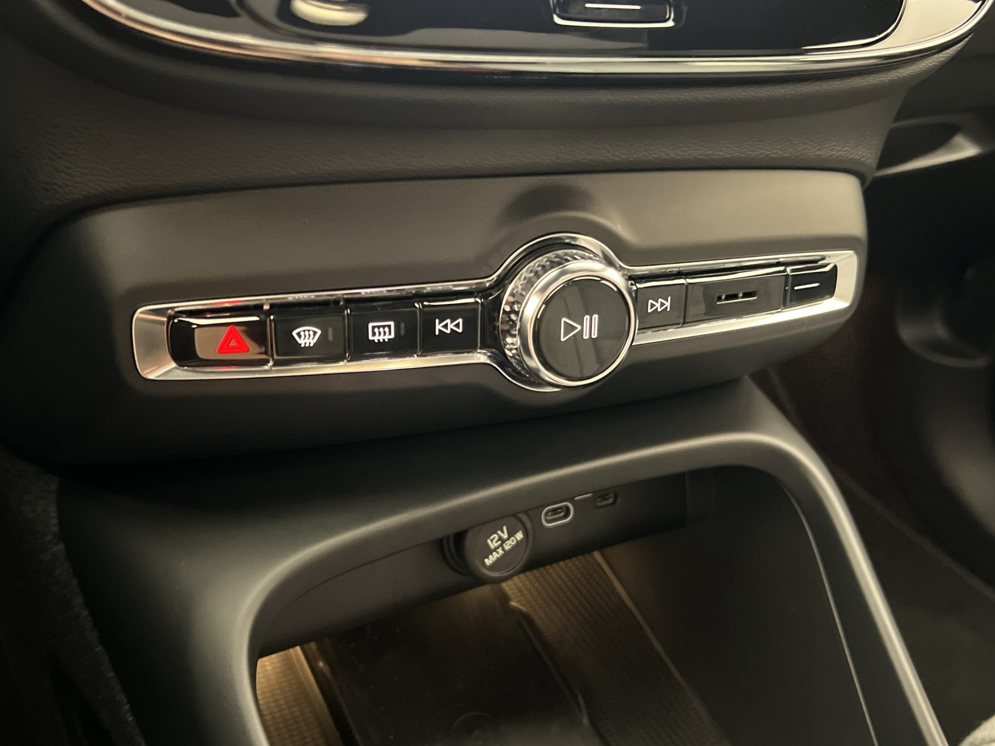 Volvo C40 Recharge Twin, 408hp, 2024