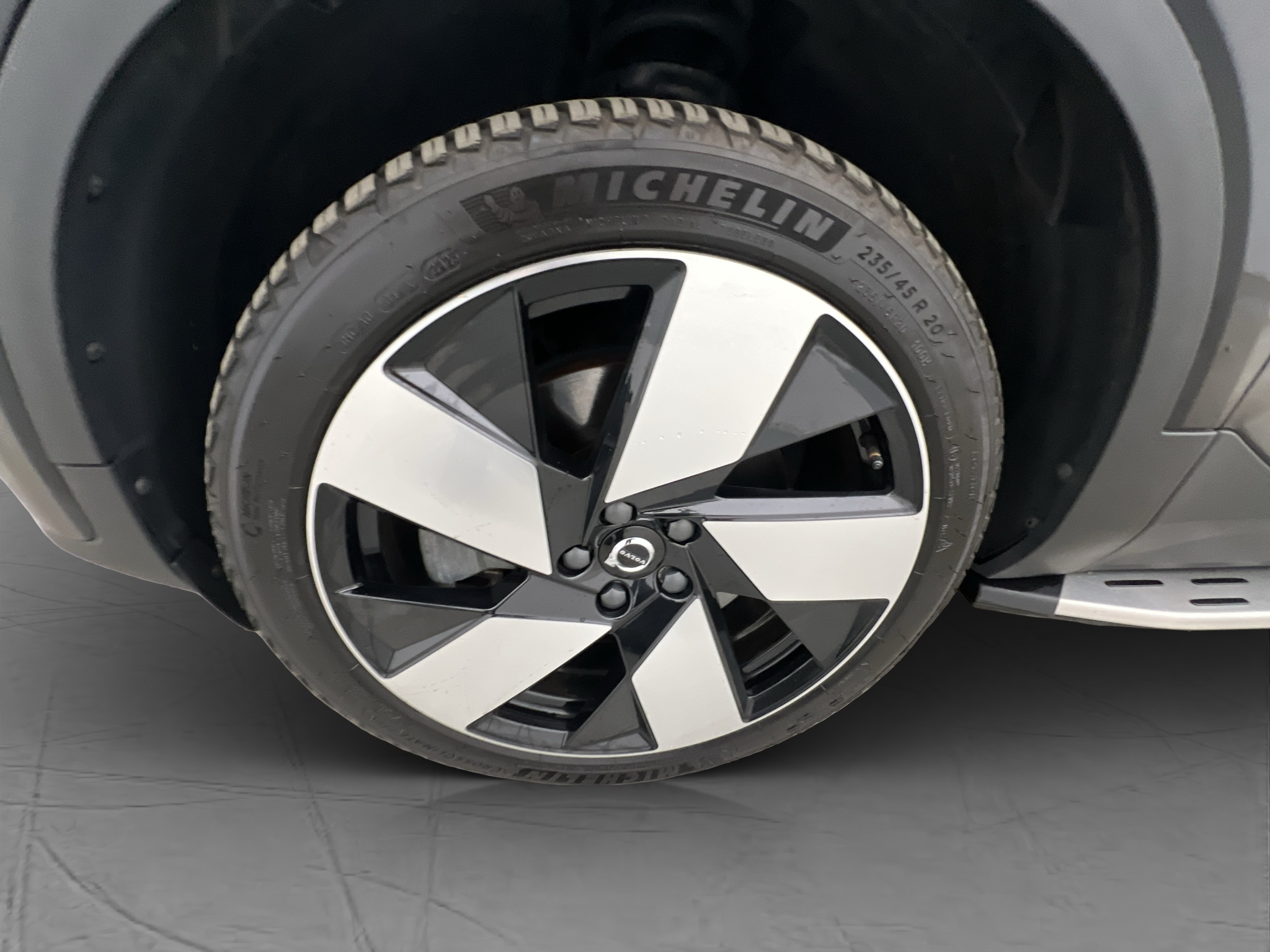 Volvo C40 Recharge Twin, 408hp, 2024