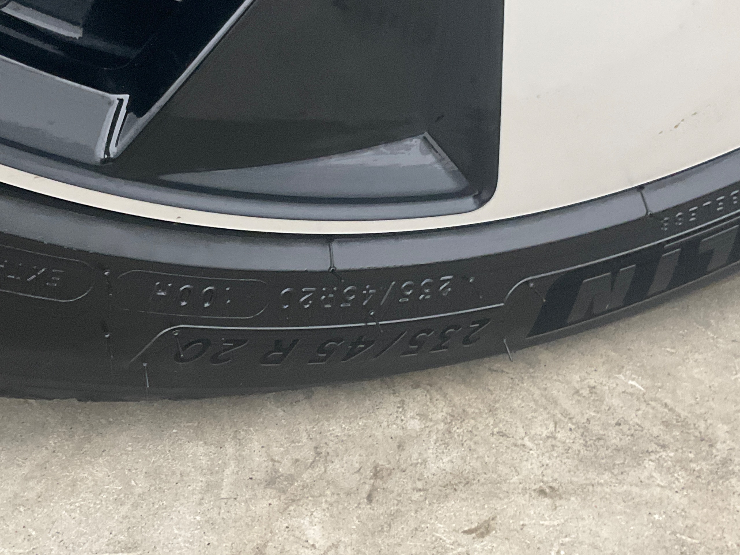 Volvo C40 Recharge Twin, 408hp, 2024