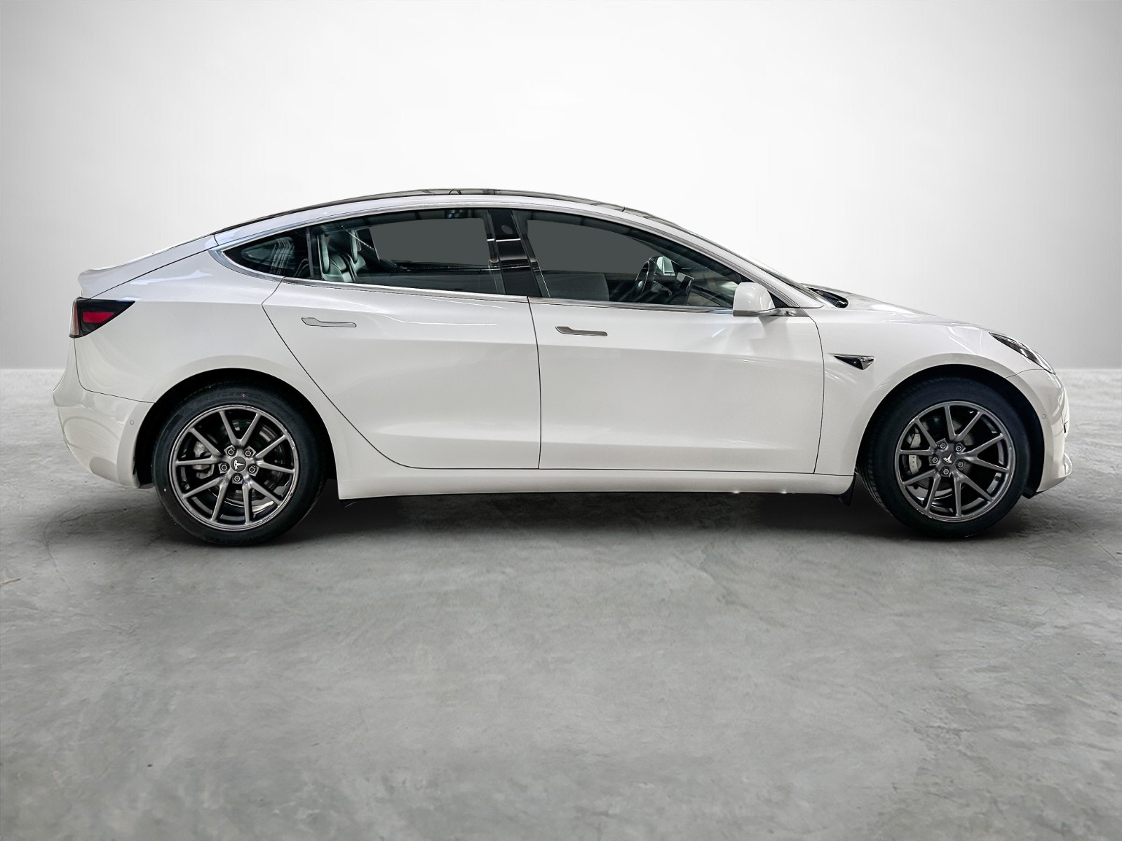 Tesla Model 3 Standard Range Plus, 325hk, 2020