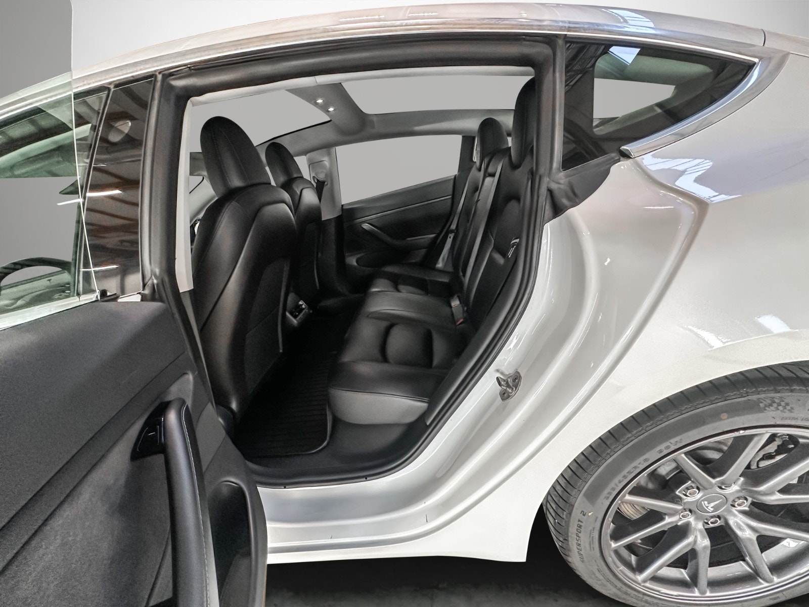 Tesla Model 3 Standard Range Plus, 325hk, 2020