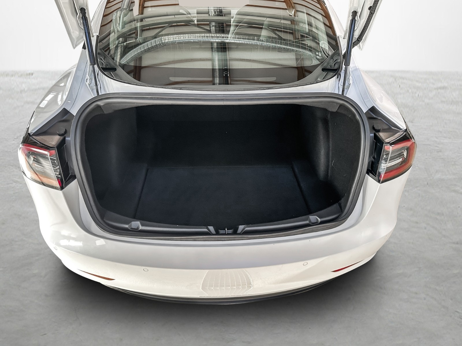 Tesla Model 3 Standard Range Plus, 325hk, 2020
