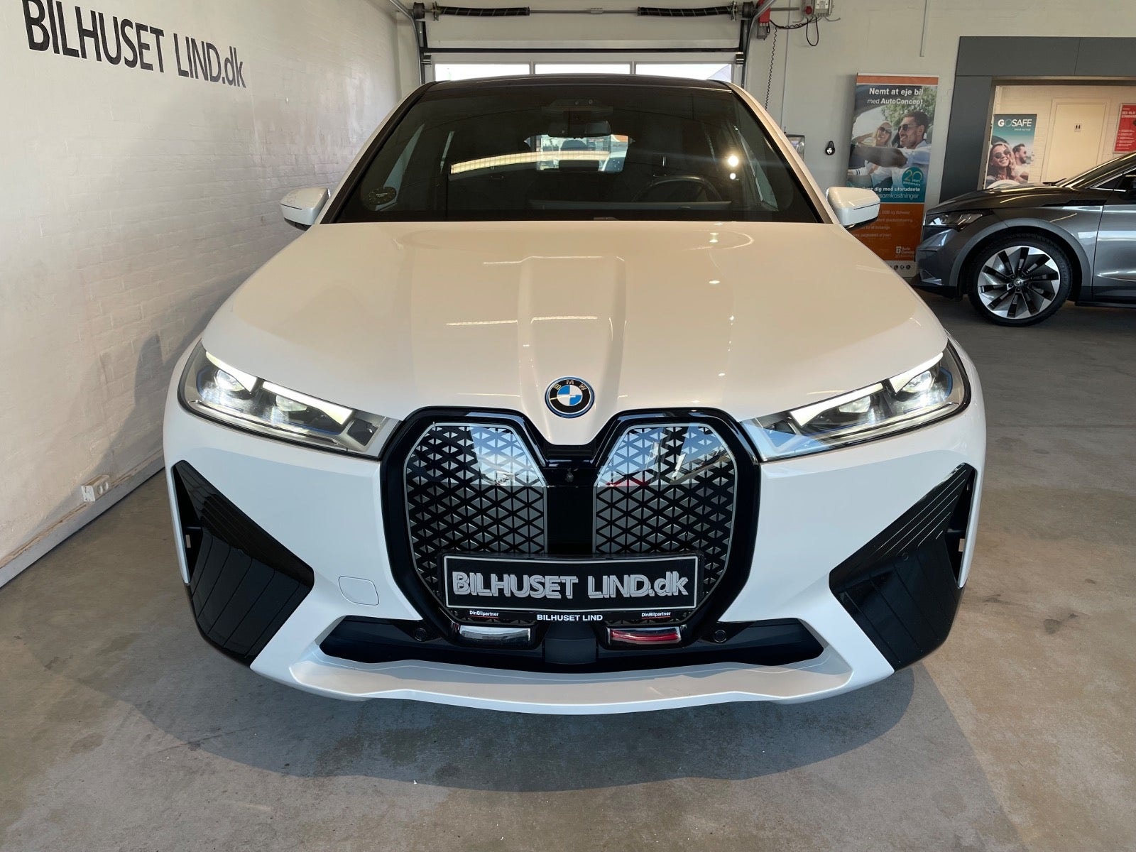 BMW iX xDrive40, 326hk, 2023