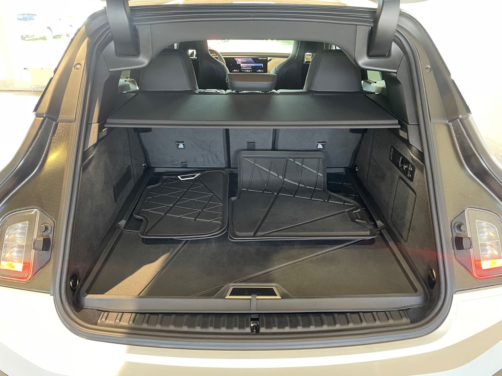 BMW iX xDrive40, 326hk, 2023