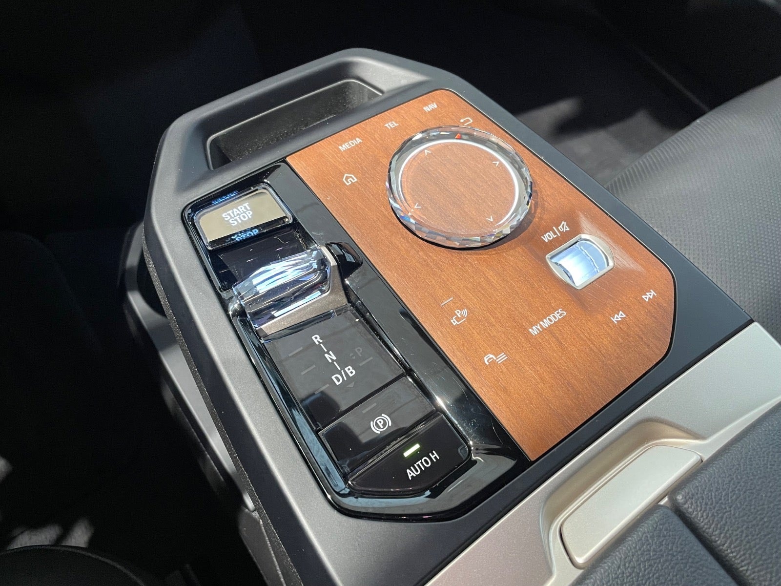 BMW iX xDrive40, 326hk, 2023