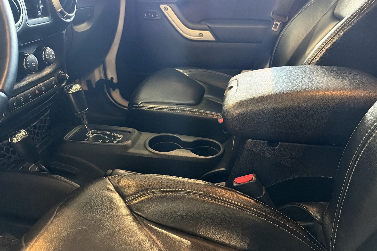 Jeep Wrangler Unlimited 2.8 4WD Automatic, 200hp, 2013