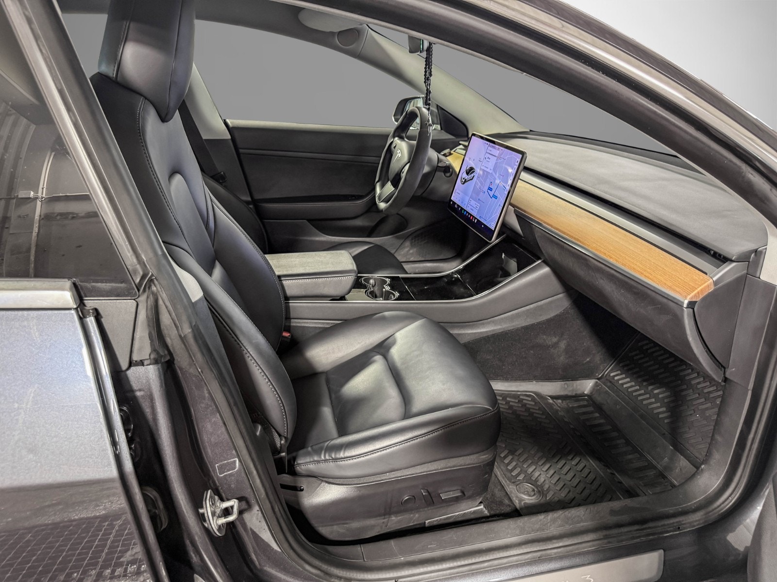 Tesla Model 3 Standard Range Plus, 325hk, 2020