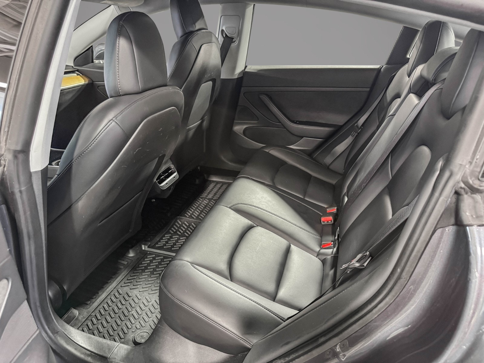 Tesla Model 3 Standard Range Plus, 325hk, 2020