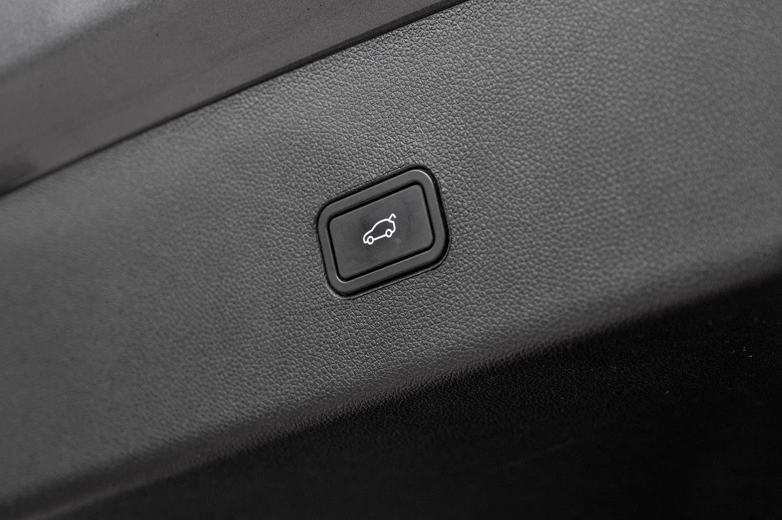 XPENG G9 Performance, 551ps, 2024
