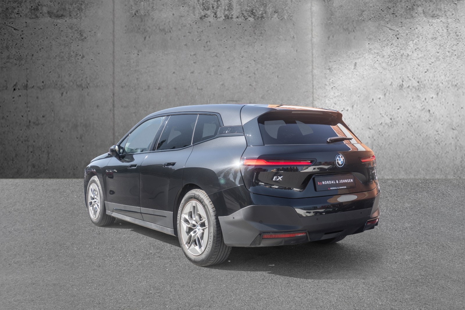 BMW iX xDrive40, 326hk, 2023
