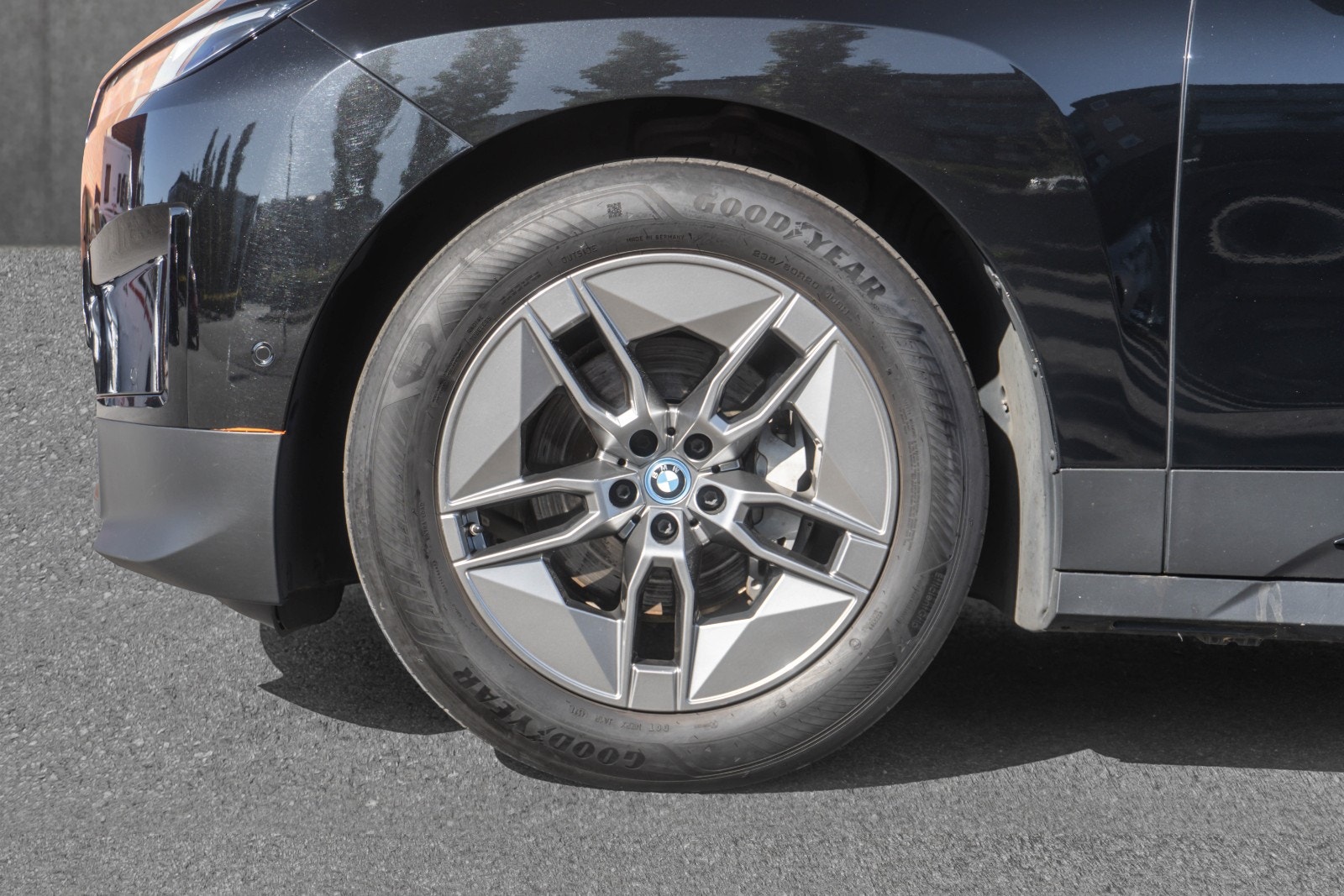 BMW iX xDrive40, 326hk, 2023