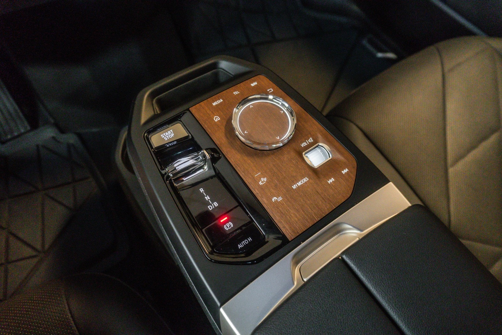 BMW iX xDrive40, 326hk, 2023