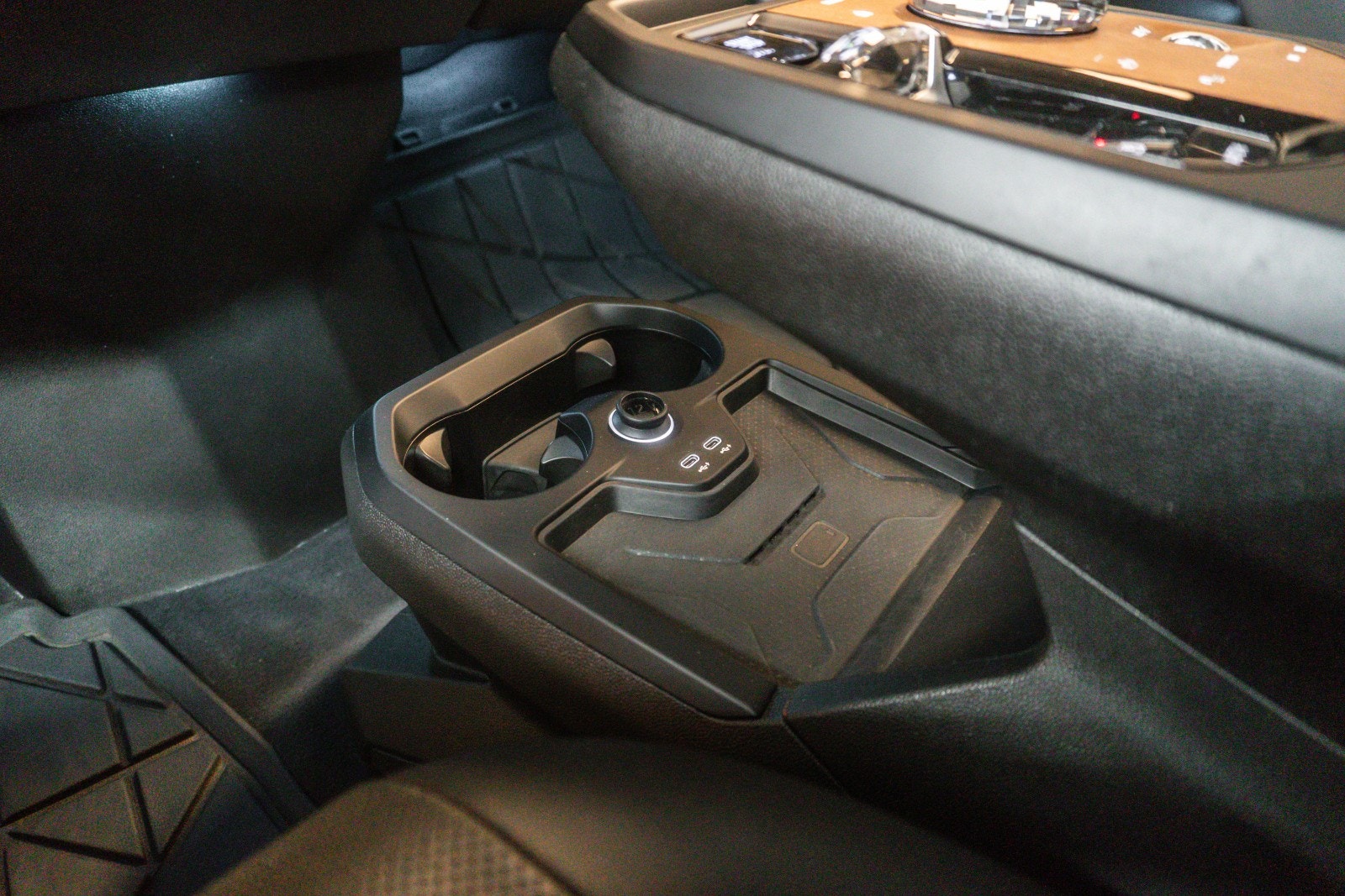 BMW iX xDrive40, 326hk, 2023