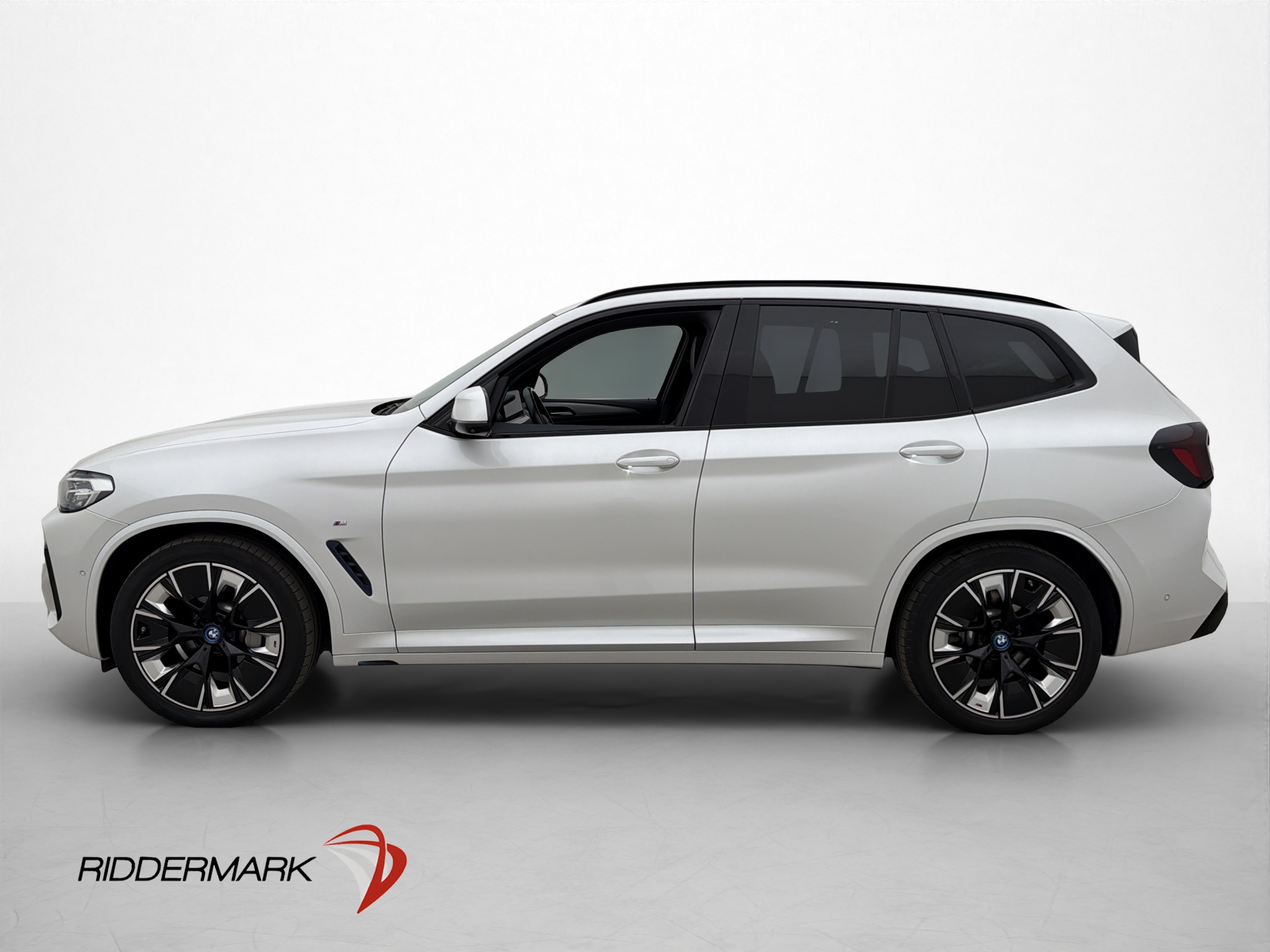 BMW iX3, 286hp, 2022