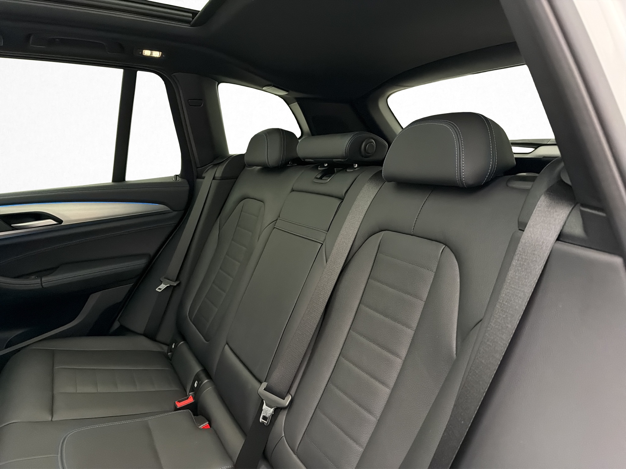 BMW iX3, 286hp, 2022