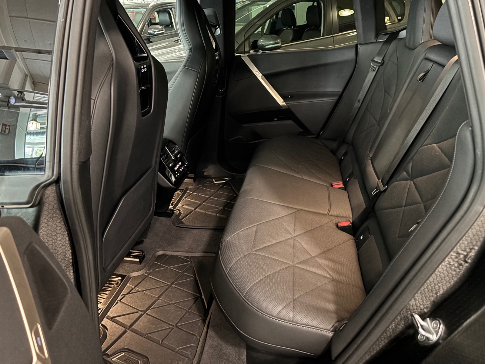 BMW iX xDrive50, 524hk, 2022