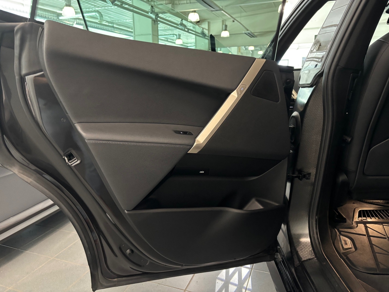 BMW iX xDrive50, 524hk, 2022