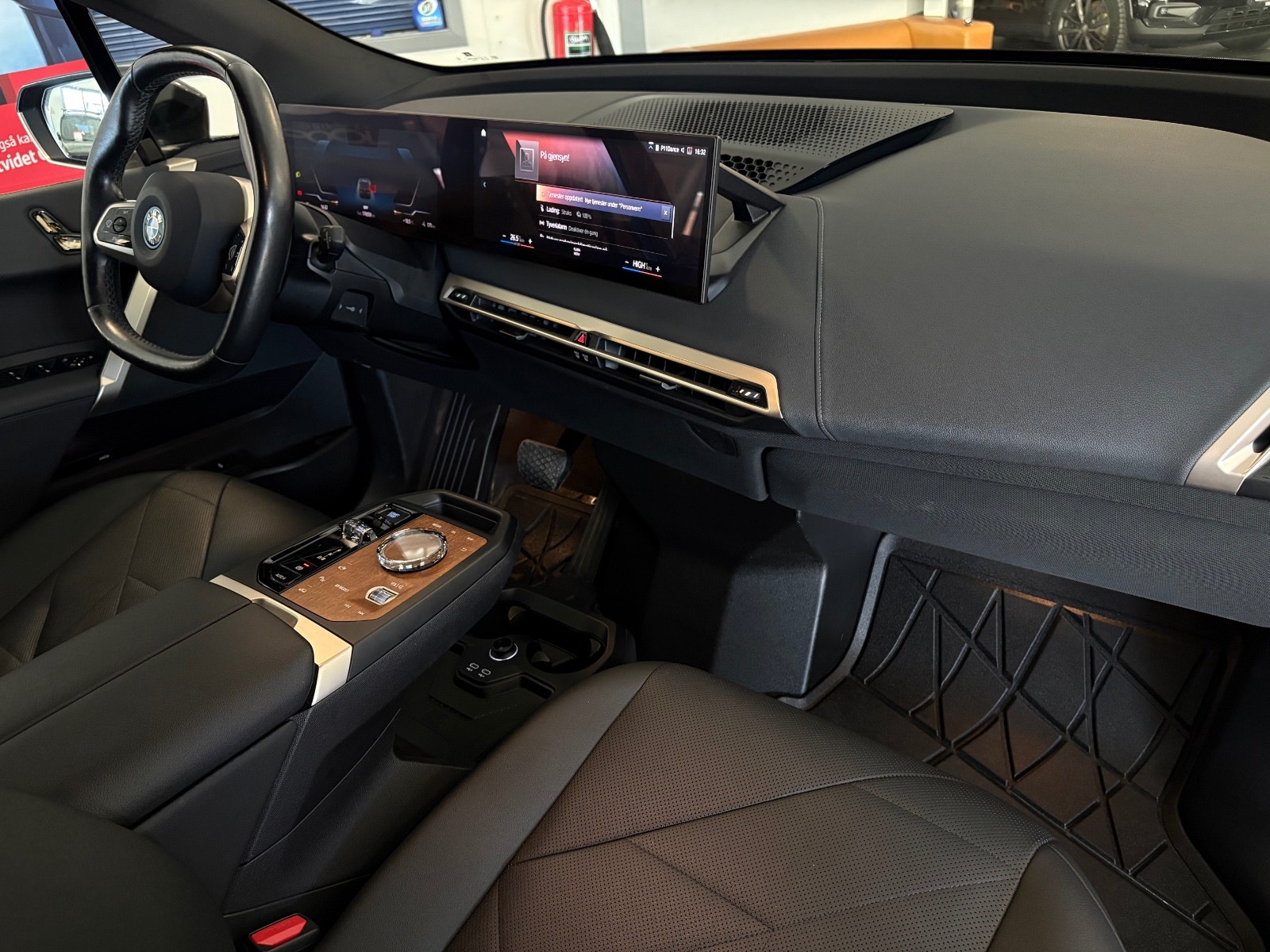 BMW iX xDrive50, 524hk, 2022