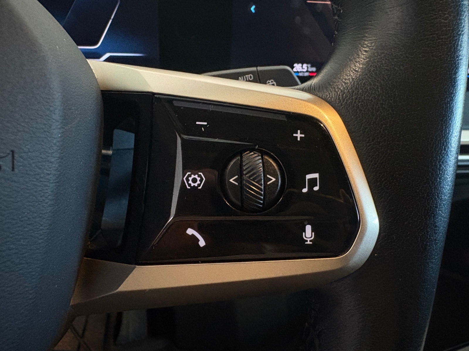 BMW iX xDrive50, 524hk, 2022
