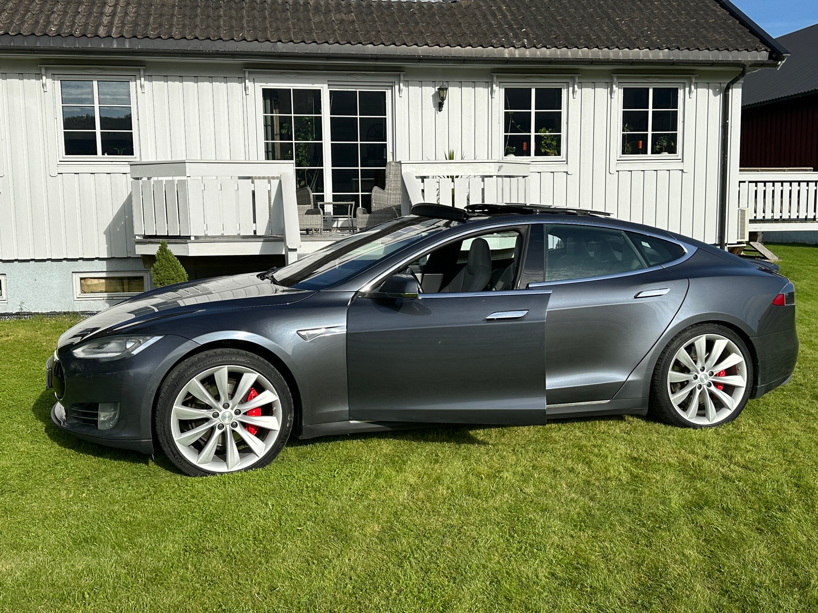 Tesla Model S P85D, 511ps, 2015
