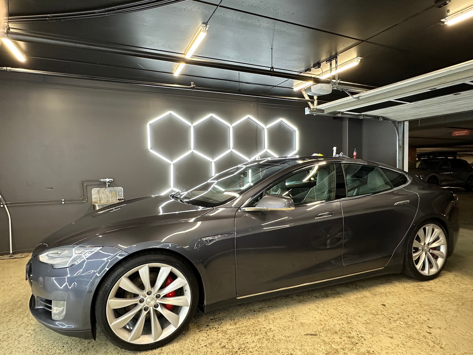 Tesla Model S P85D, 511ps, 2015
