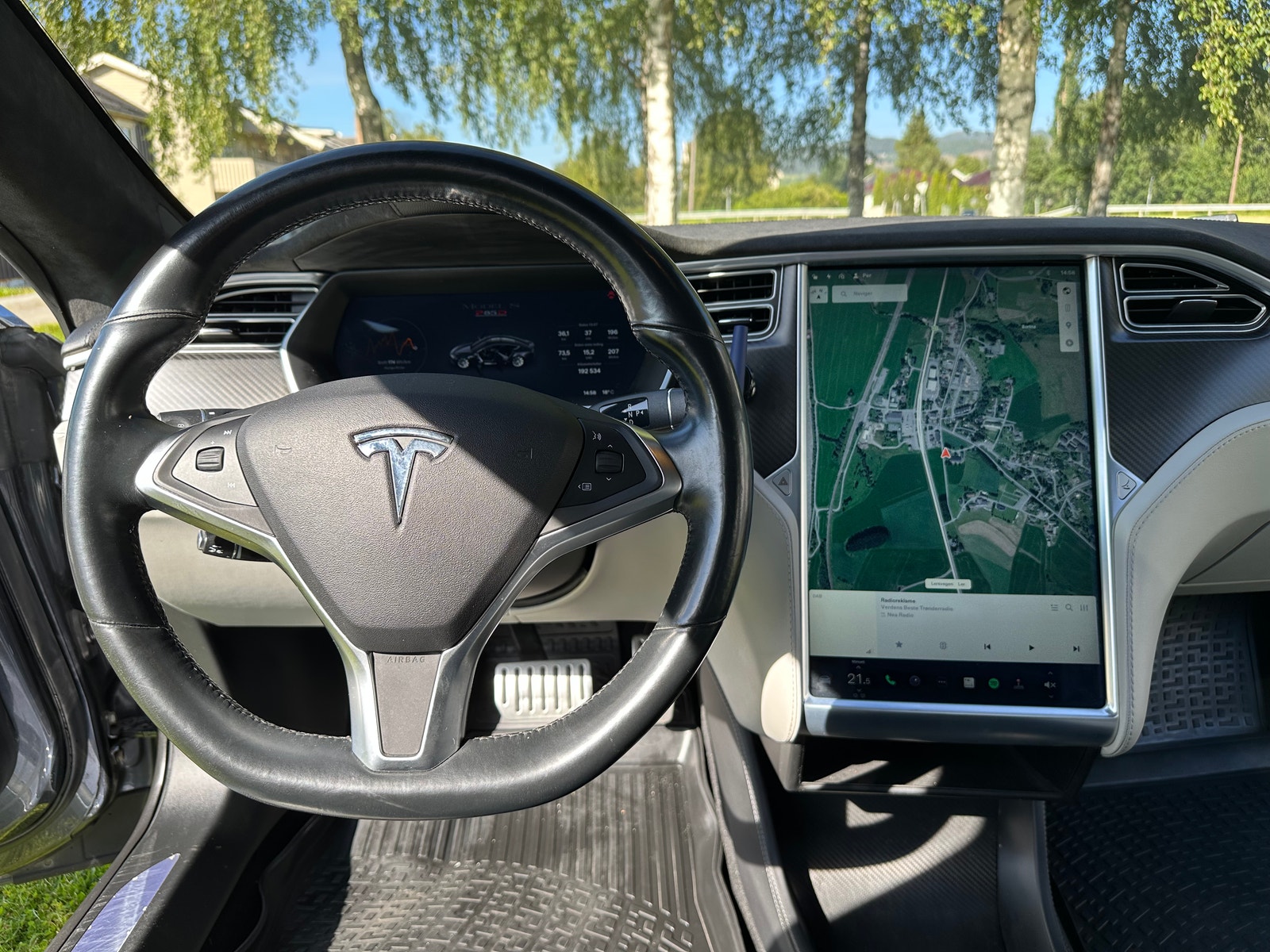 Tesla Model S P85D, 511ps, 2015