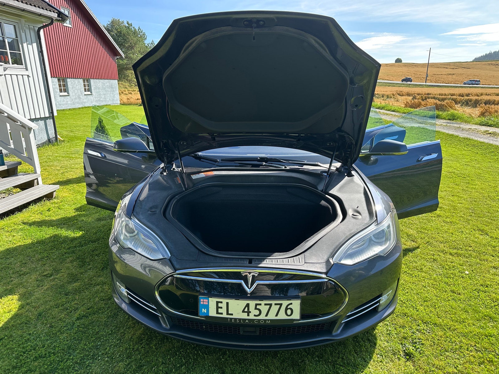 Tesla Model S P85D, 511ps, 2015