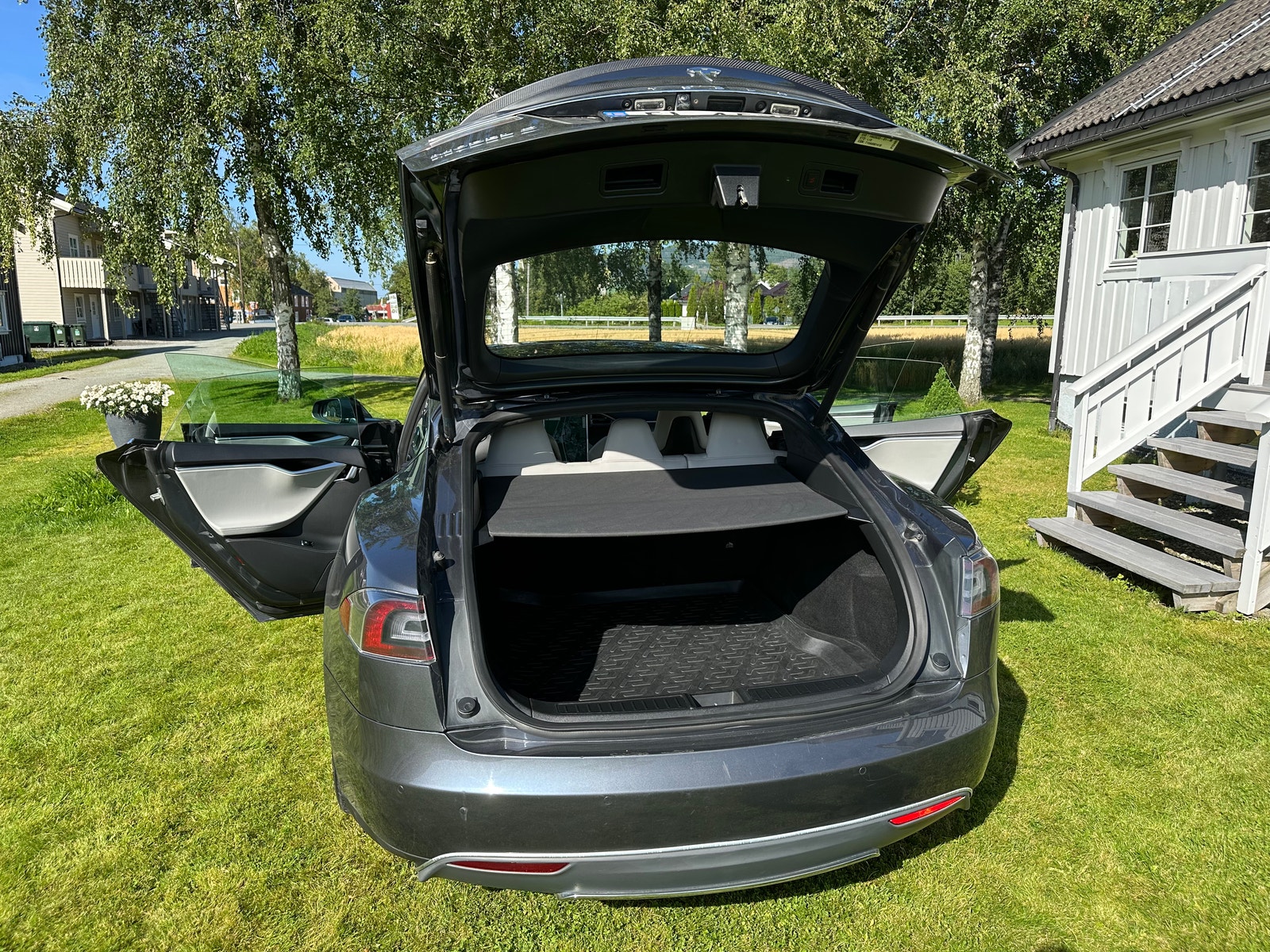 Tesla Model S P85D, 511ps, 2015