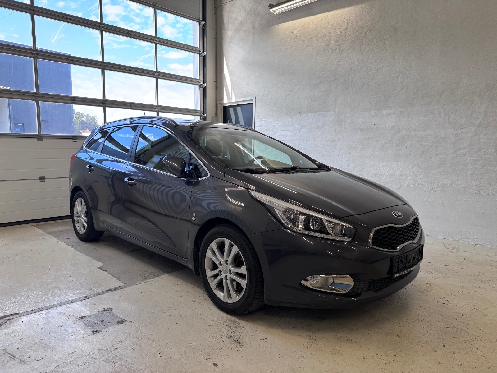 Kia cee'd_sw 1.6 CRDi Automatic, 110hp, 2014