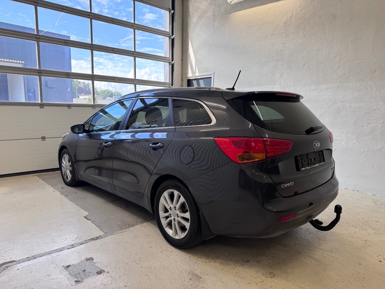Kia cee'd_sw 1.6 CRDi Automatic, 110hp, 2014