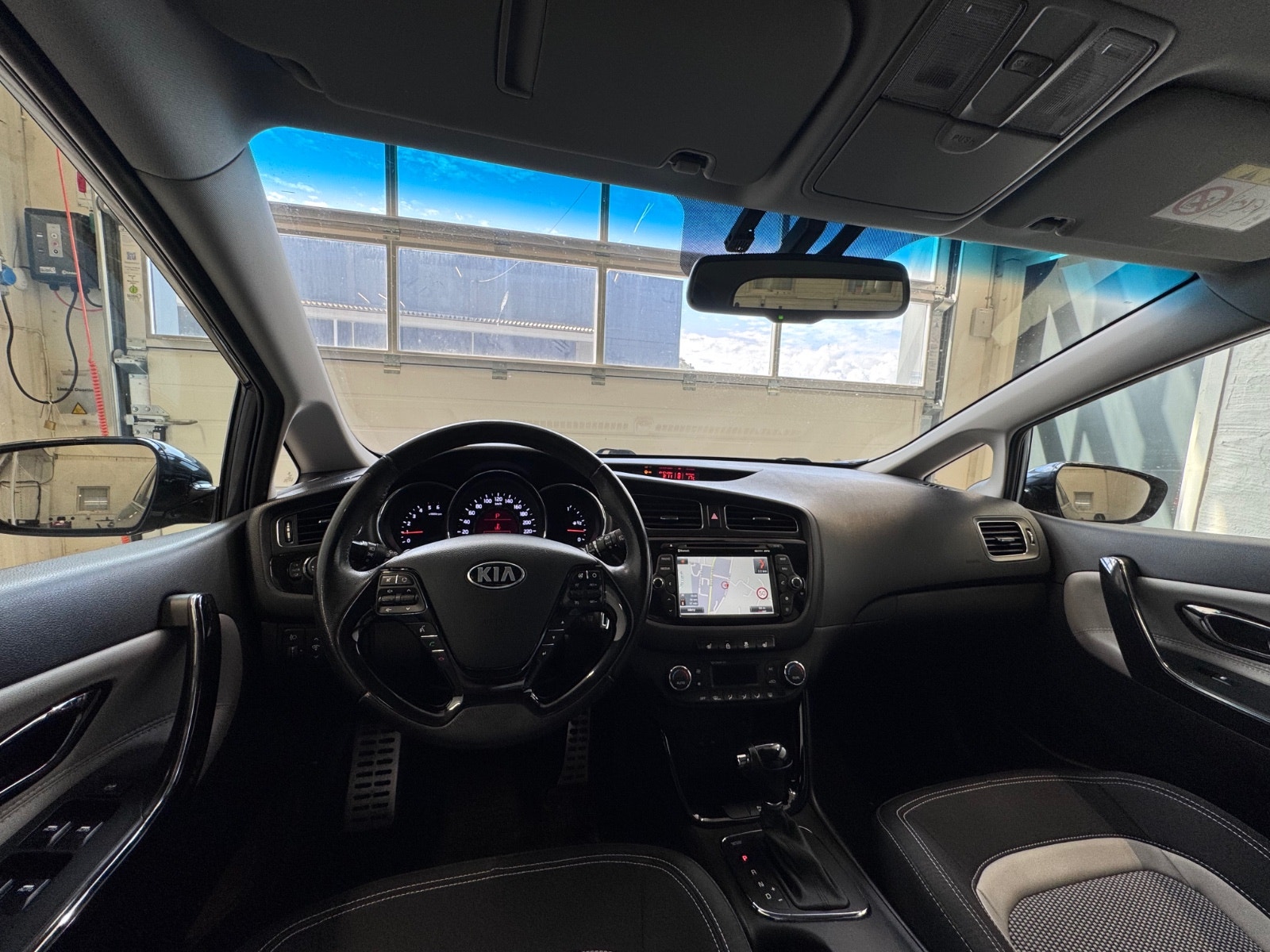 Kia cee'd_sw 1.6 CRDi Automatic, 110hp, 2014