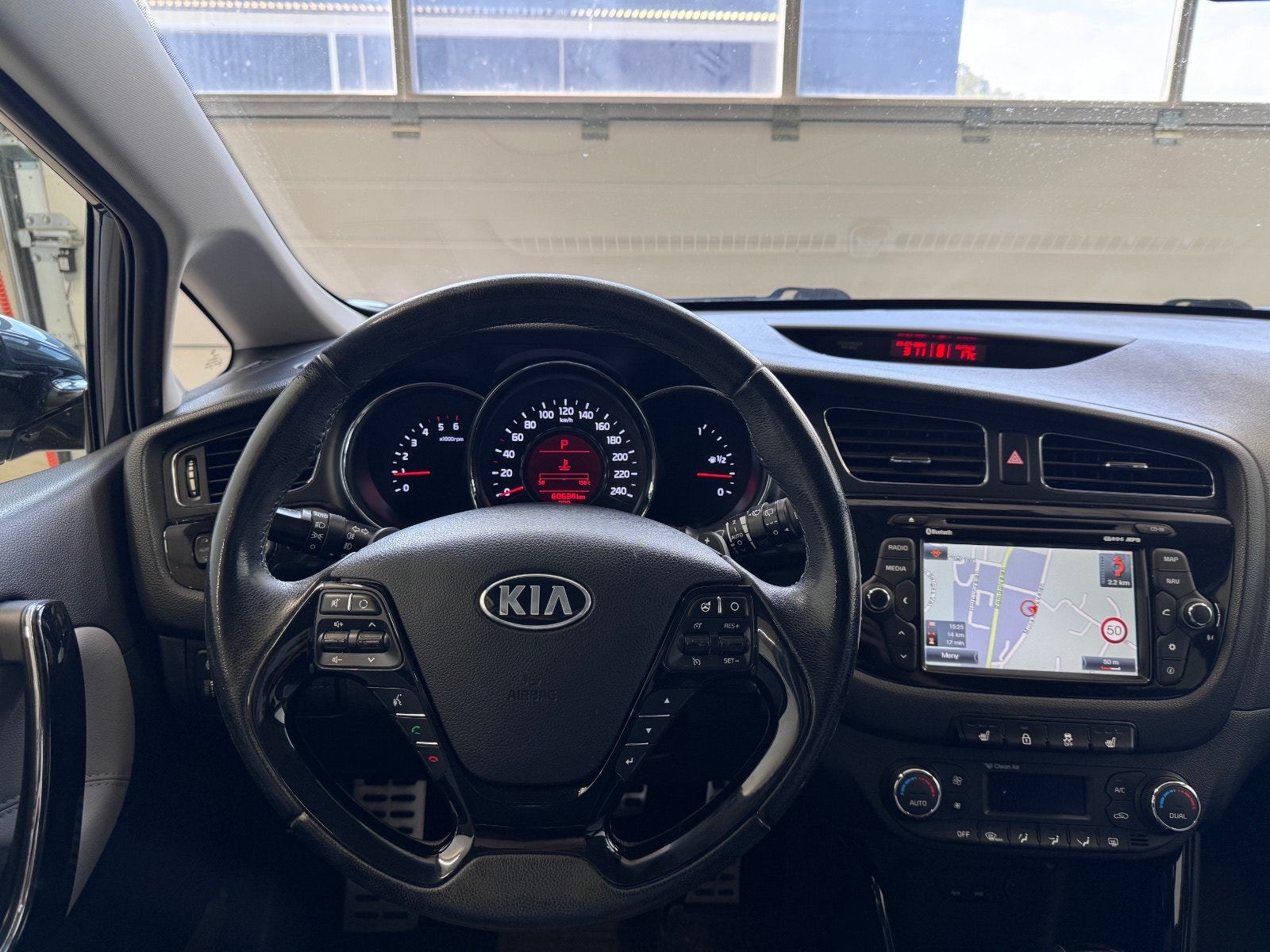 Kia cee'd_sw 1.6 CRDi Automatic, 110hp, 2014