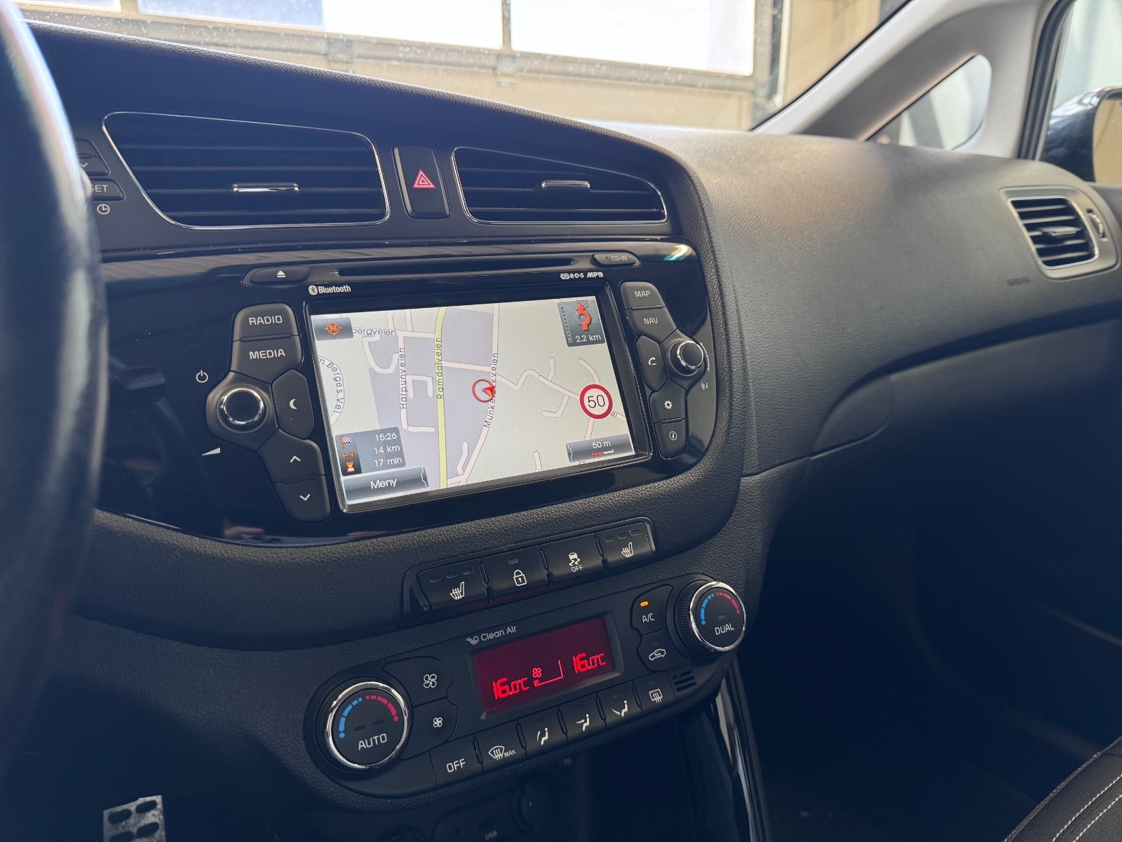 Kia cee'd_sw 1.6 CRDi Automatic, 110hp, 2014