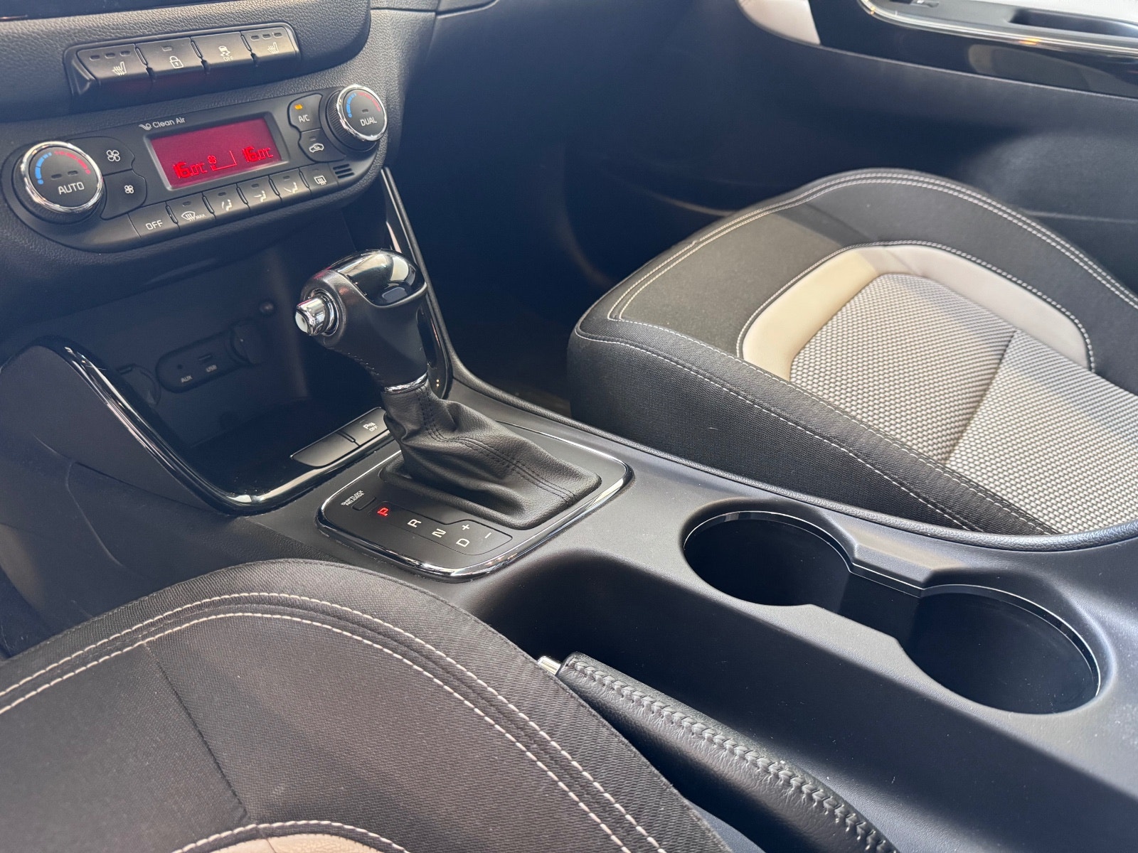 Kia cee'd_sw 1.6 CRDi Automatic, 110hp, 2014