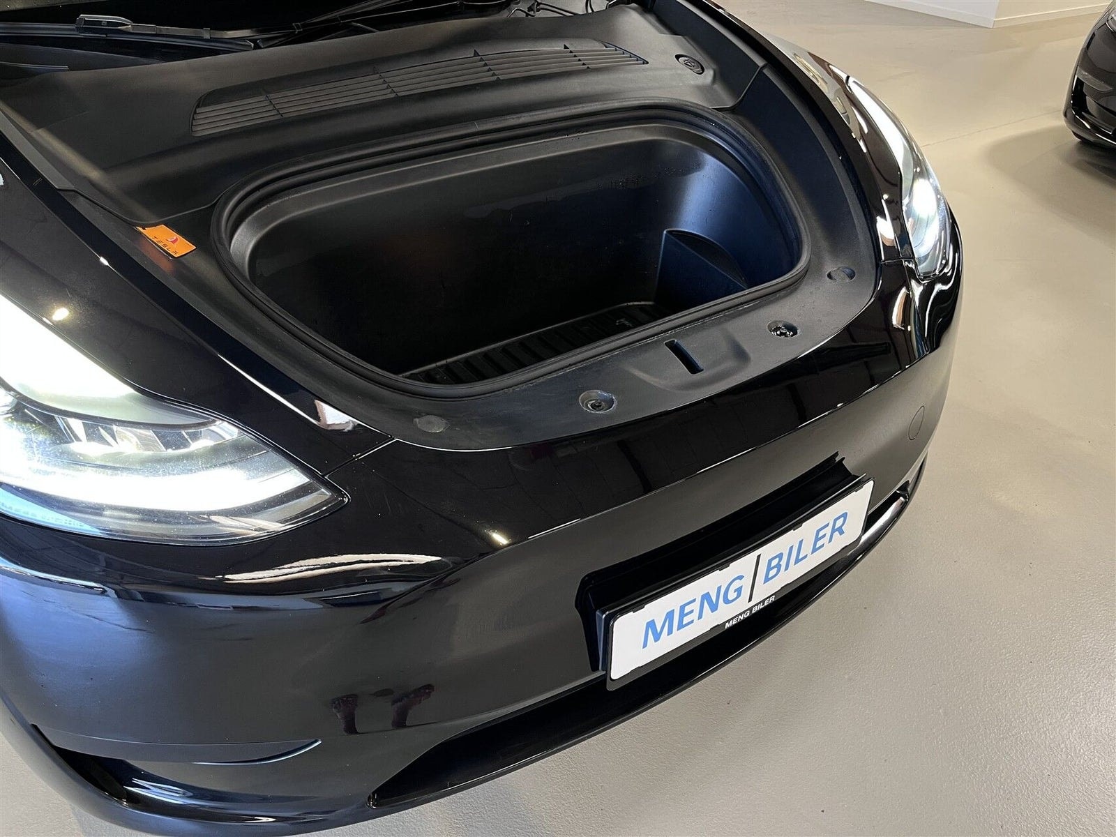 Tesla Model Y Standard Range RWD, 299hp, 2023